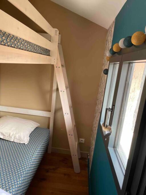 Logements Chaleureux Dans Maison Avec Piscine A 35 Min De Lyon Alix Экстерьер фото